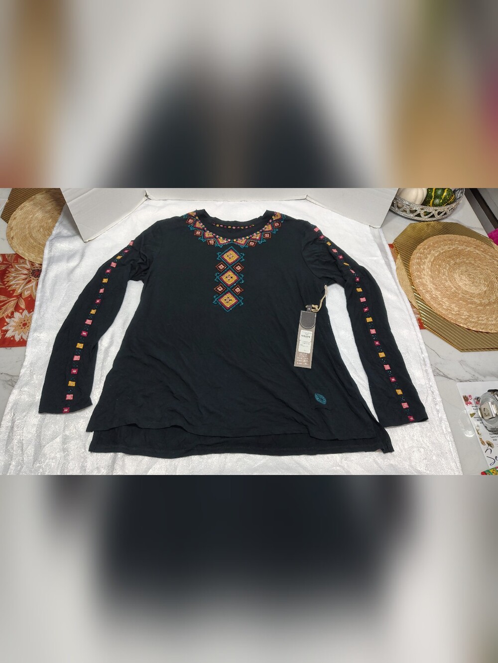 Double D Ranch Geometric Southwestern Embroidery, For Women - XL, ( NEW )